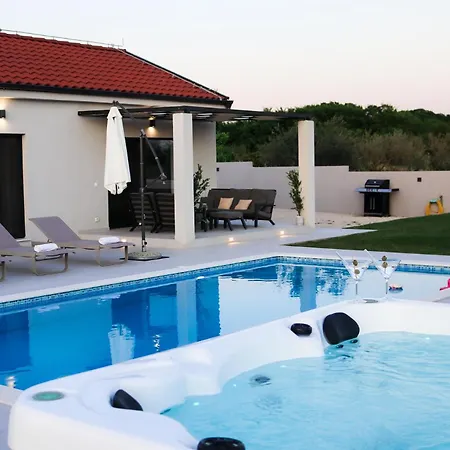 Holiday home Gemini *